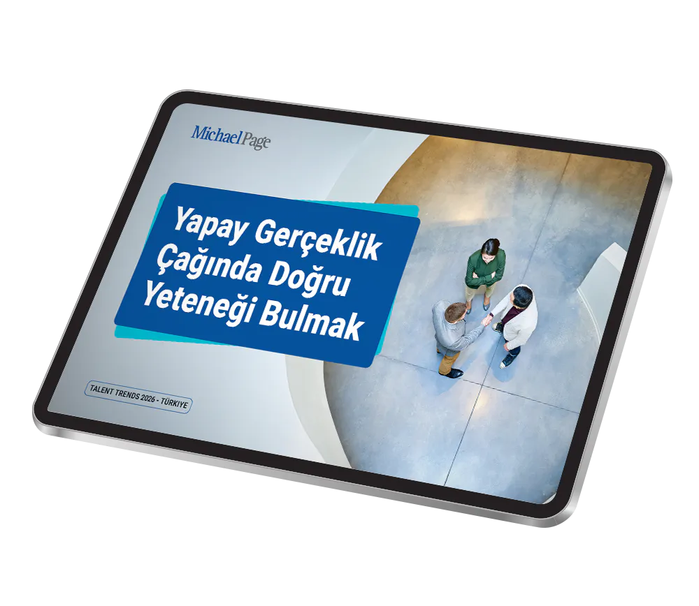 Talent Trends 2026 görseli: İş kıyafeti giymiş bir grup insanın bulunduğu bir tablet