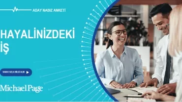 Gülen iş arkadaşları, hayalinizdeki işi konuşuyor.